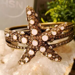 Heidi Daus Stunning Starfish Hinged Bracelet EUC!